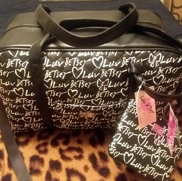 LOVE BETSEY LUGGAGE BAG..**BRAND NEW..** - Picture 1 of 3